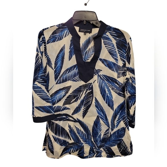Jones New York Signature Blue and White Med vneck top - Picture 1 of 12